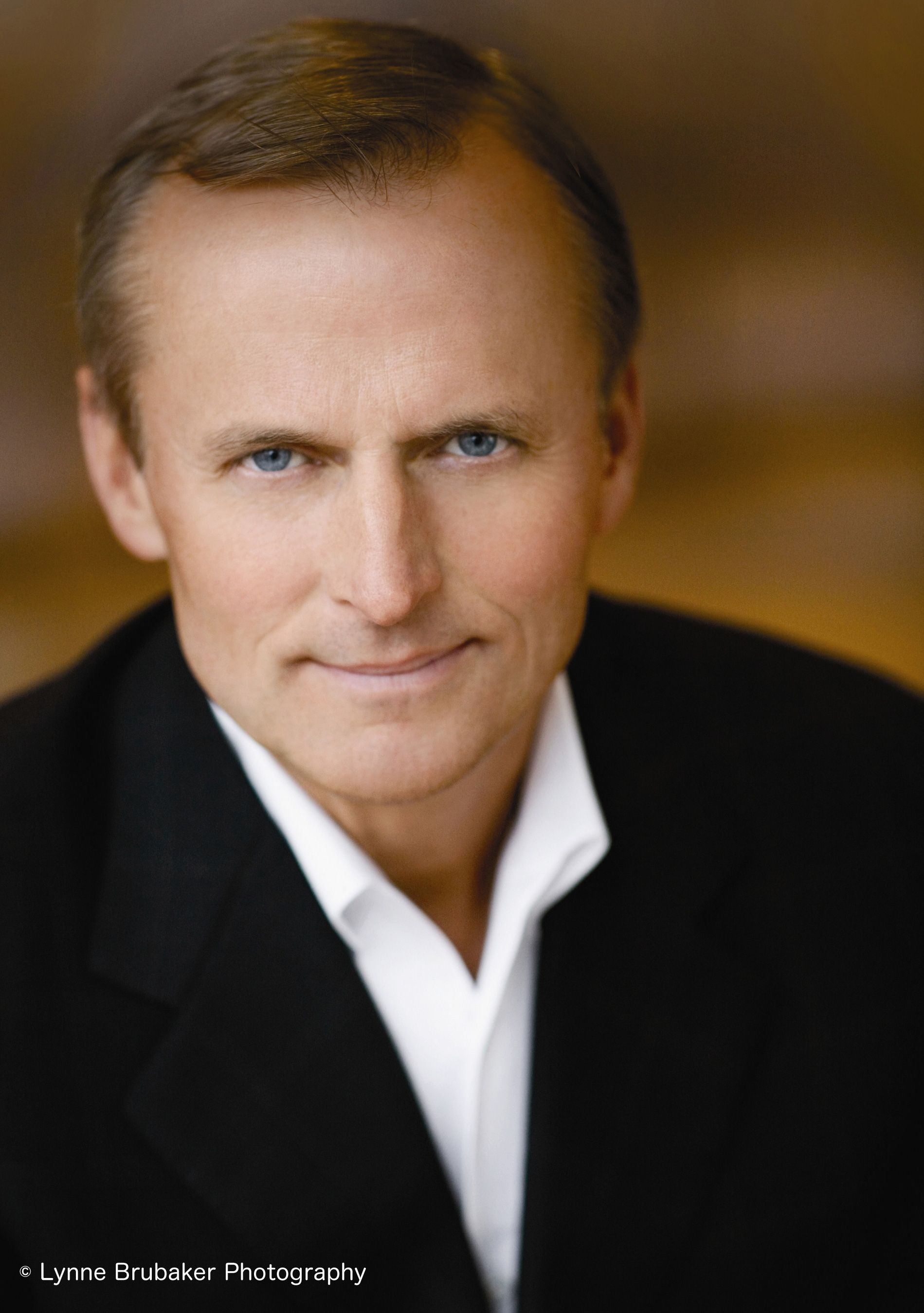  John Grisham, author of legal thrillers, is born