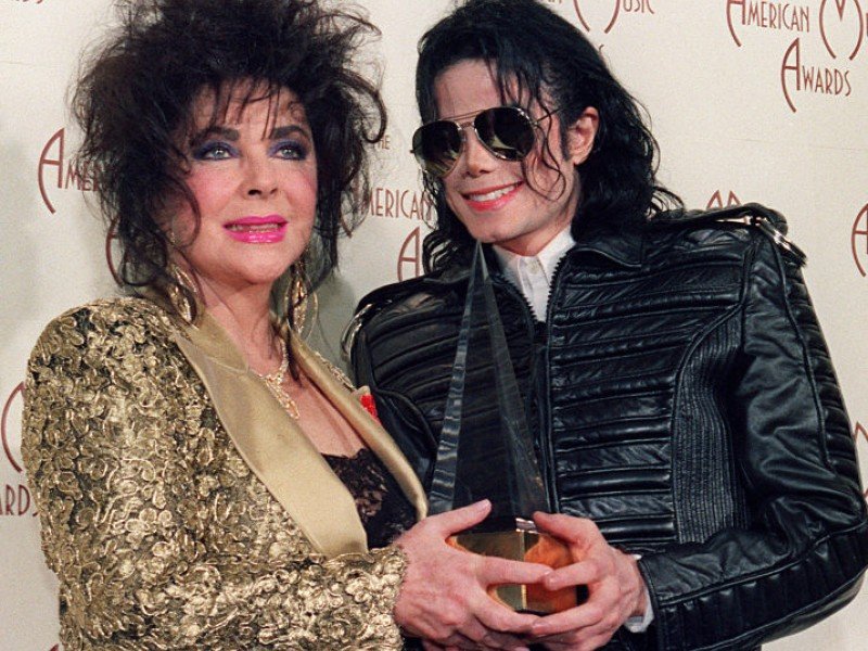  Hollywood icon Elizabeth Taylor dies at 79