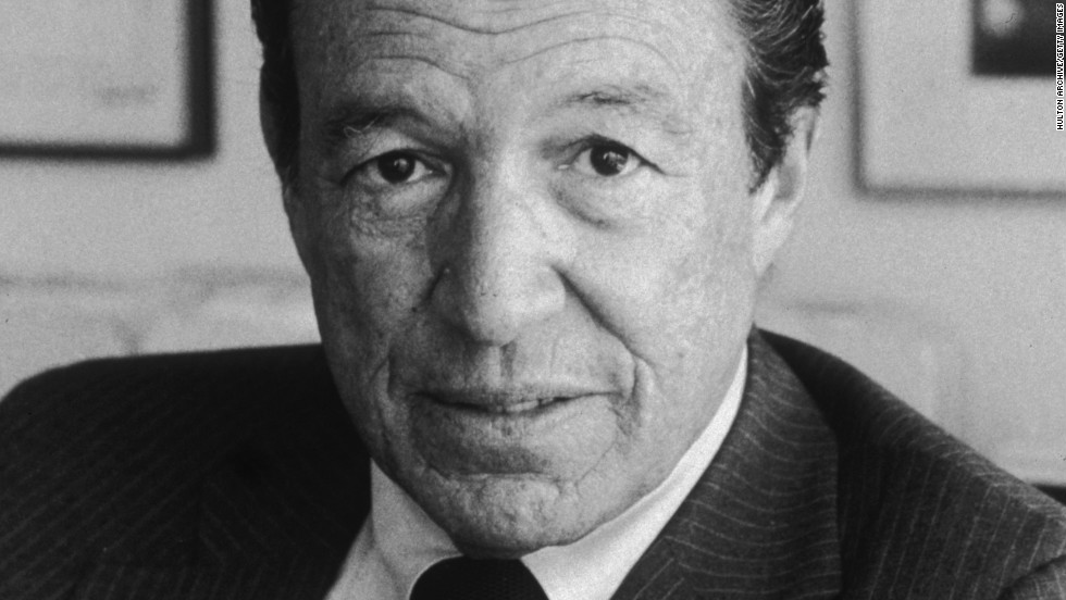  Longtime 60 Minutes journalist Mike Wallace dies