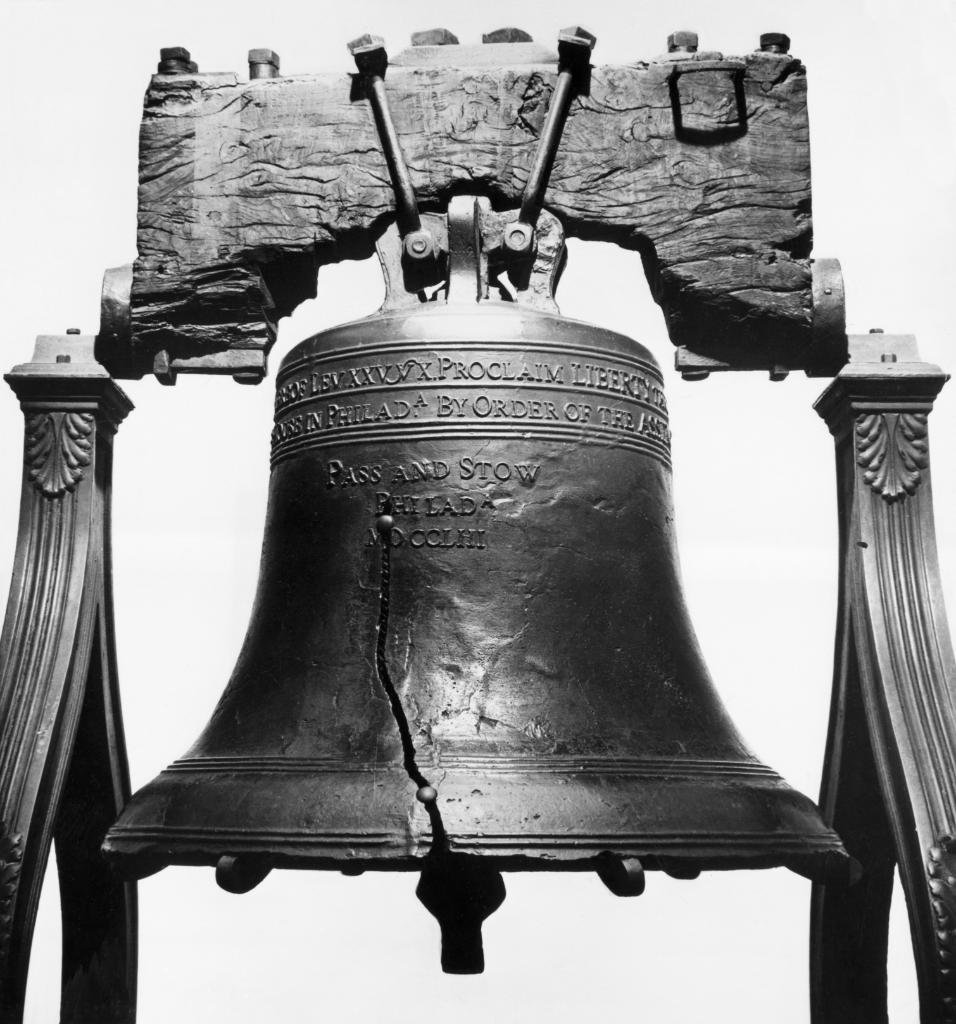  Liberty Bell tolls to announce Declaration of Independence
